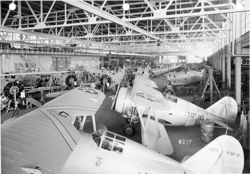 F3F-2 E-1. Окончательная сборка истребителей F3F-2 на заводе фирмы «Грумман» в Фармингдейле – 1938 г.